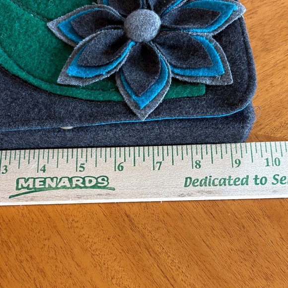 NWT Shiraleah Grey Wool Felt Clutch-Green & Blue Floral Applique,  Blue Lining - Picture 9 of 10